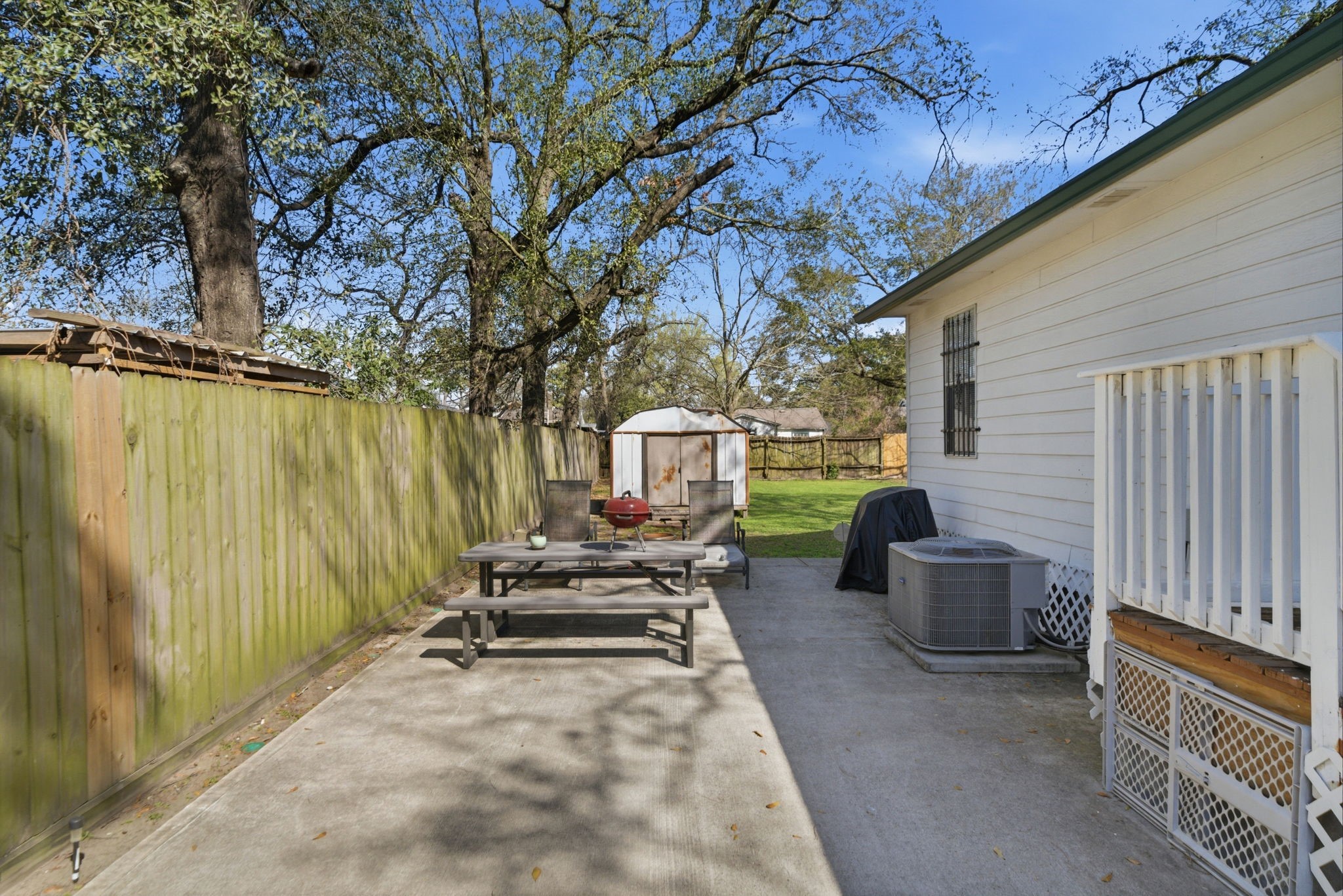 5109 Fitch Street Houston, TX 77016 - Photo 19 of 22 a view of a chairs setting on the roof deck