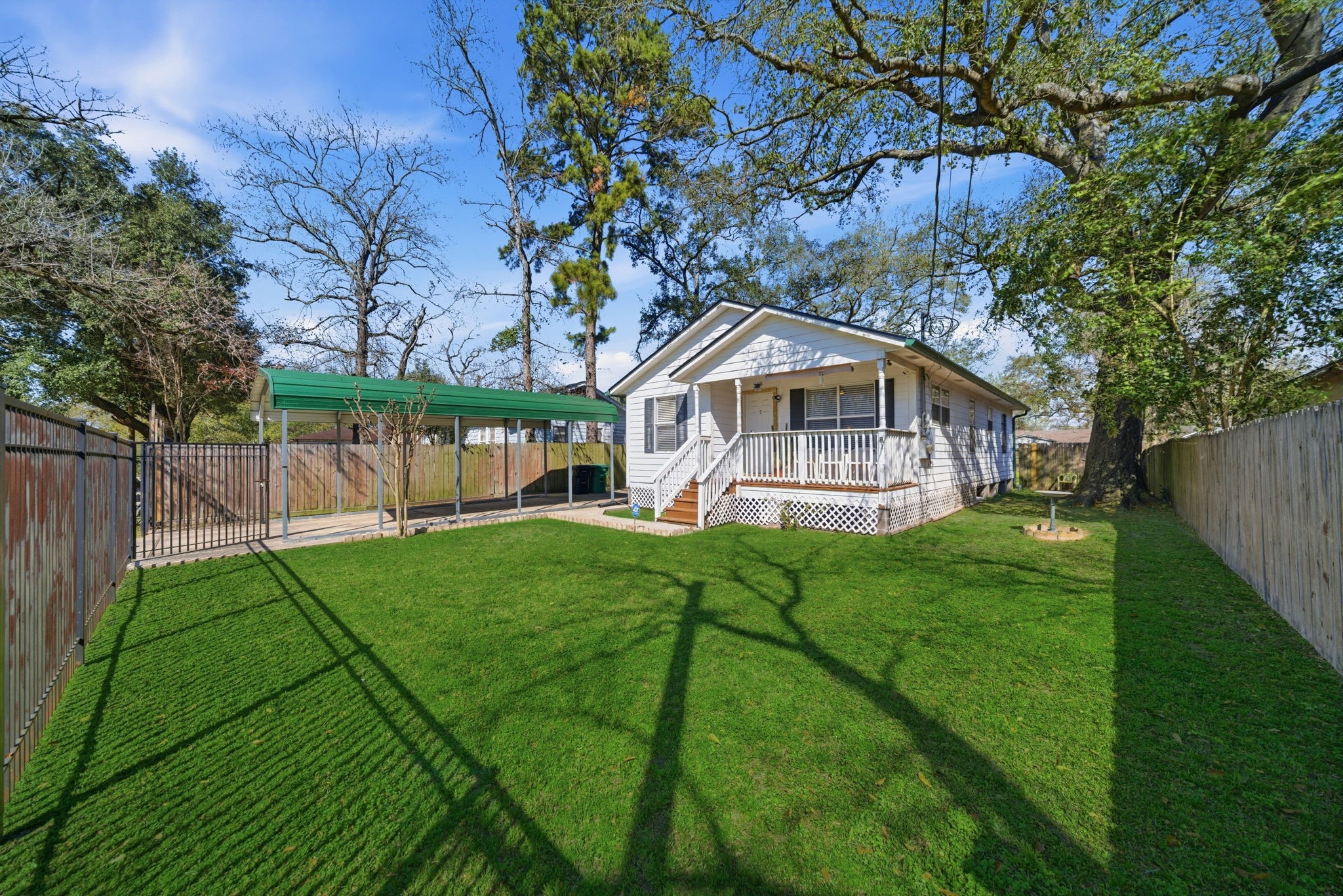 5109 Fitch Street Houston, TX 77016 - Photo 21 of 22 a view of a house with a yard