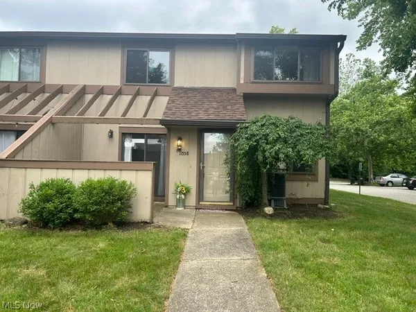 $170,000 | 11558 Harbour Light Drive, North Royalton, OH 44133