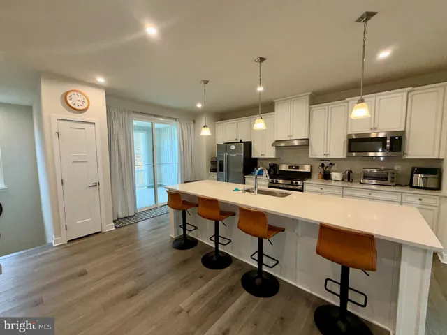 $3,250 | 813 Canary Island Court, Newark, DE 19702