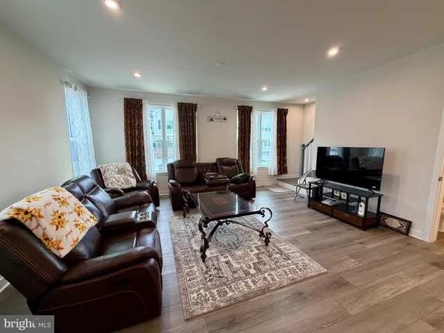 $3,250 | 813 Canary Island Court, Newark, DE 19702