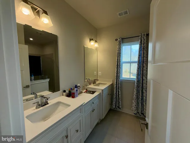 $3,250 | 813 Canary Island Court, Newark, DE 19702