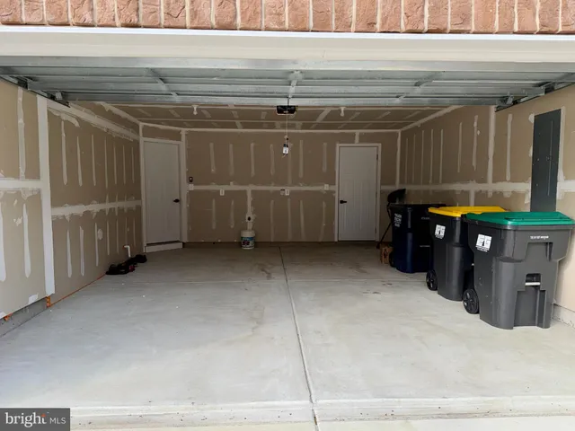 $3,250 | 813 Canary Island Court, Newark, DE 19702