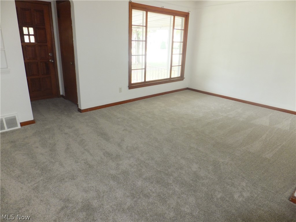 4424 Roadoan Road Brooklyn, OH 44144 - Photo 3 of 27