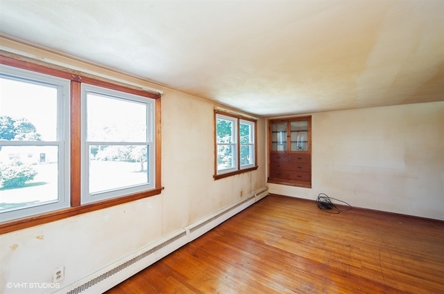 344 Marengo Road Harvard, IL 60033 - Photo 4 of 11