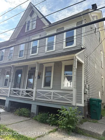 $1,750 | 915 Sarah Street, Stroudsburg, PA 18360