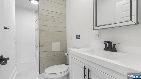 $3,450 | 270 Ogden Street, Orange, NJ 07050