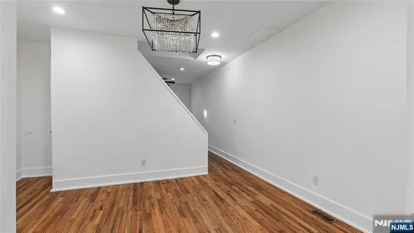 $3,450 | 270 Ogden Street, Orange, NJ 07050
