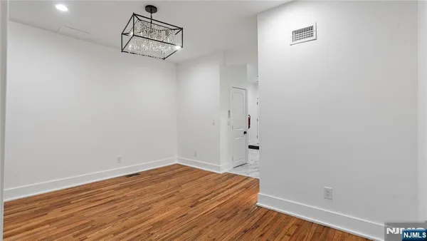 $3,450 | 270 Ogden Street, Orange, NJ 07050