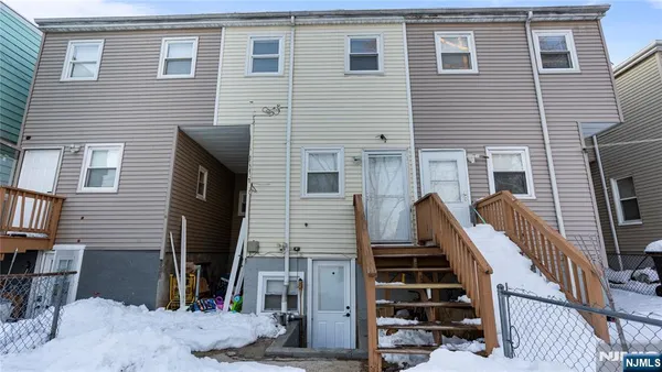 $3,450 | 270 Ogden Street, Orange, NJ 07050