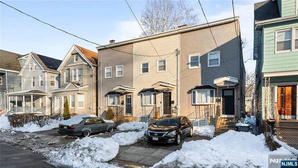 $3,450 | 270 Ogden Street, Orange, NJ 07050