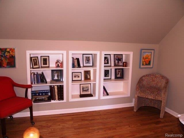 405 Roland Court Grosse Pointe, MI 48236 - Photo 18 of 27 2nd Floor Sitting Room