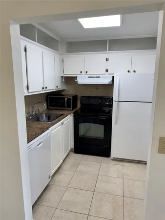 $1,300 | 440 Fanshaw K, Boca Raton, FL 33434