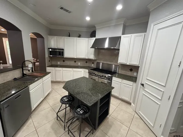 $429,000 | 3363 Cascades Boulevard, Unit 218, Tyler, TX 75709