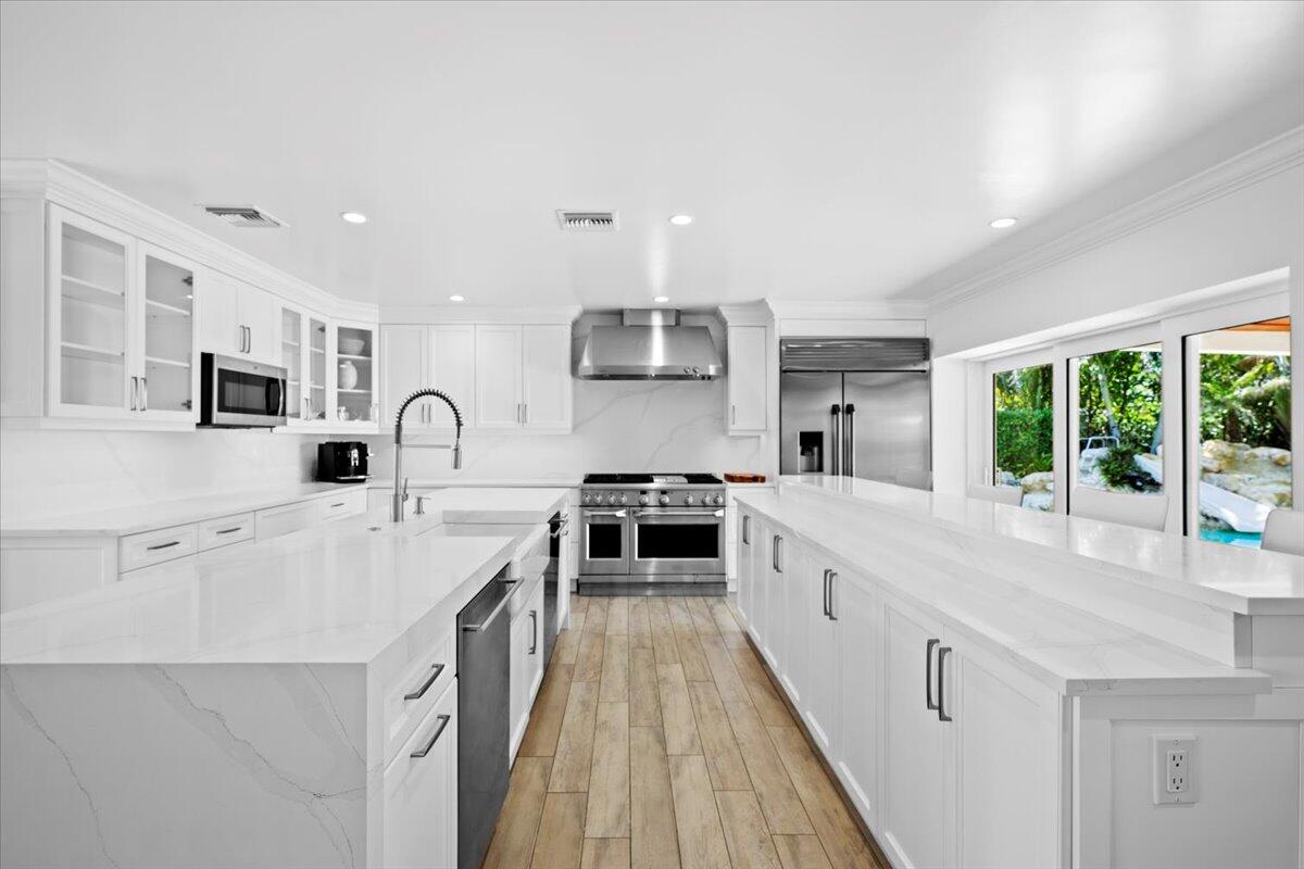 48 Ocean Drive Jupiter, FL 33469 - Photo 11 of 33 Kitchen with Double Oven