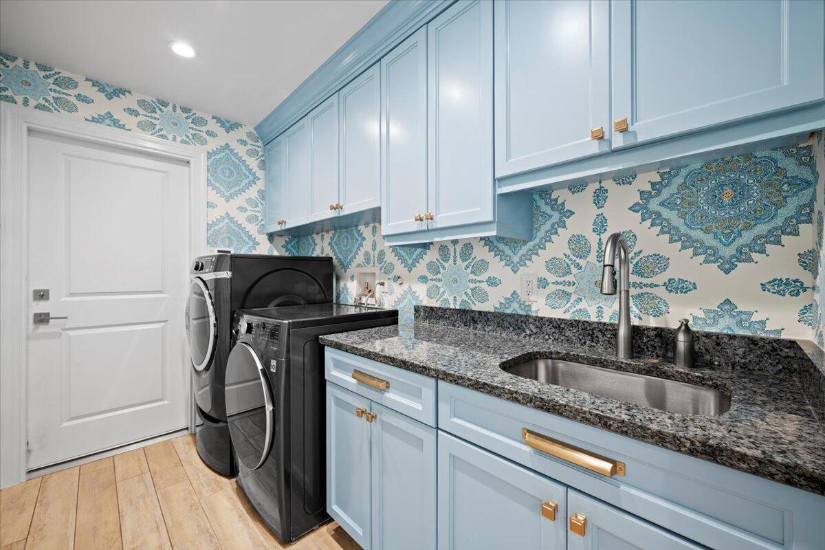 48 Ocean Drive Jupiter, FL 33469 - Photo 21 of 33 Laundry Room