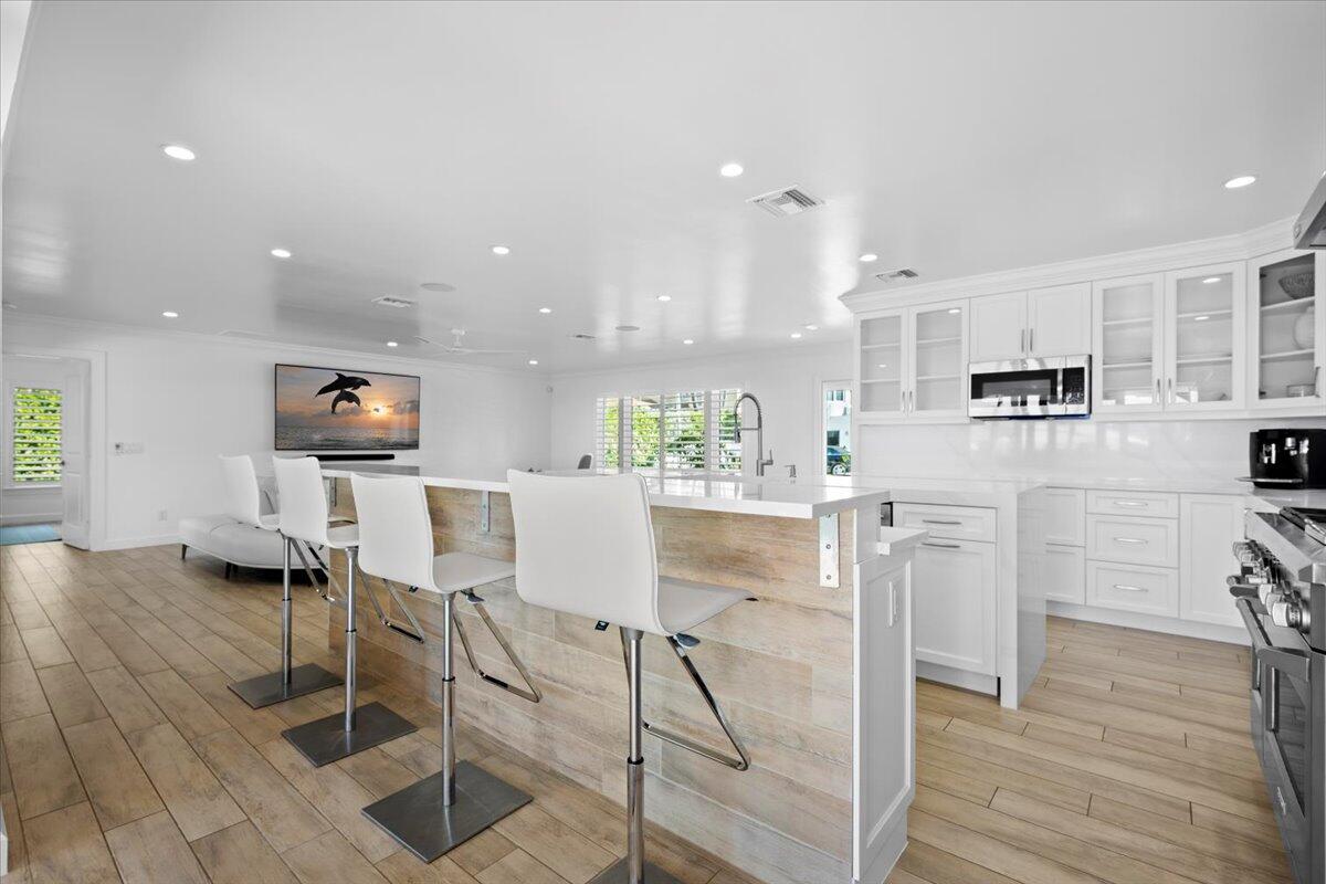 48 Ocean Drive Jupiter, FL 33469 - Photo 10 of 33 Kitchen