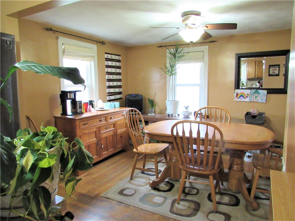 61 Spring Grove Avenue Warwick, RI 02889 - Photo 7 of 39 Gallery Image 7