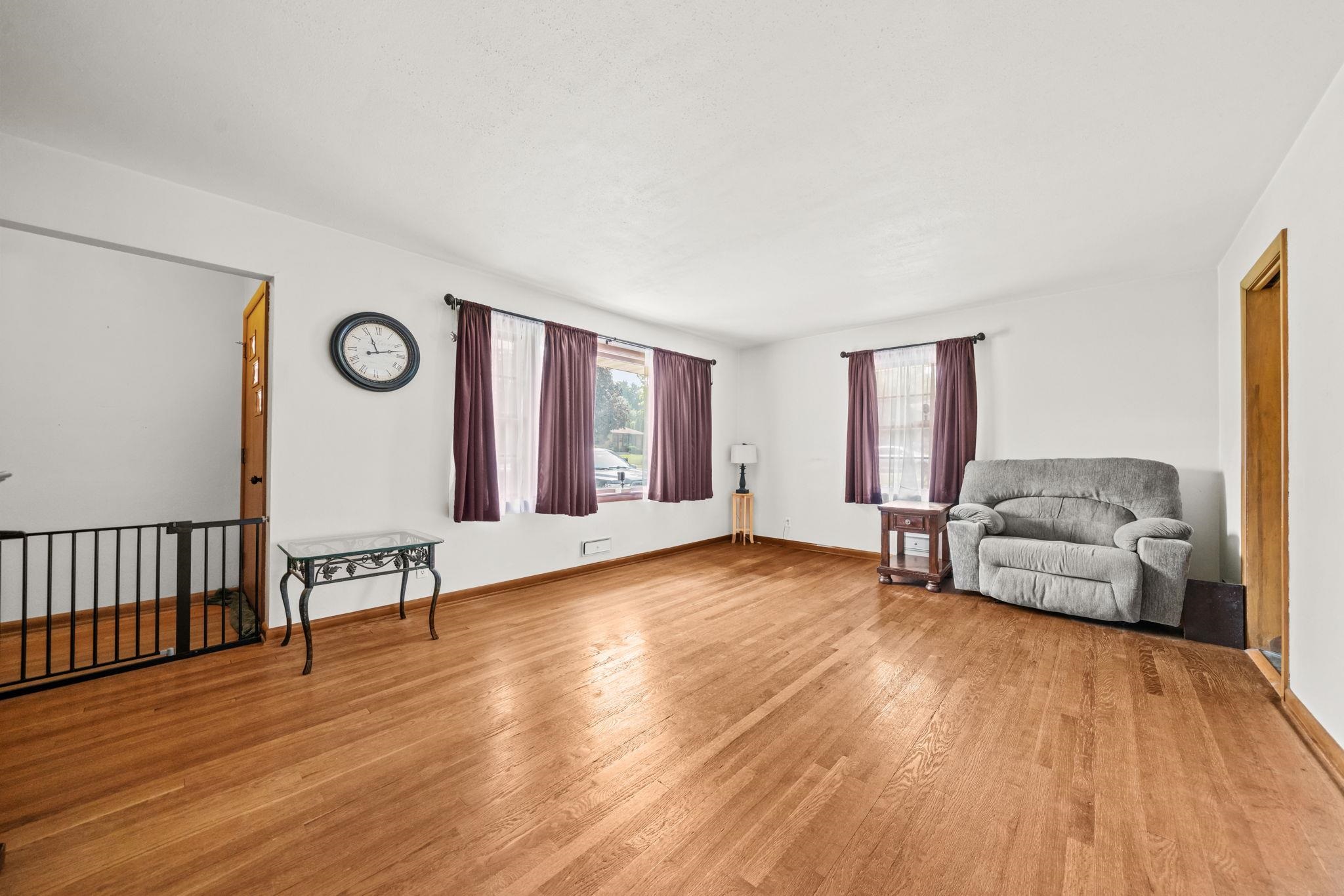 2327 Wisconsin Road Rockford, IL 61108 - Photo 3 of 27 Gallery Image 3