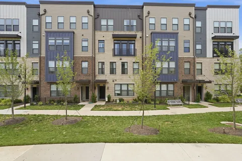 $850,000 | 1702 Bandit Loop, Unit 19B, Reston, VA 20190