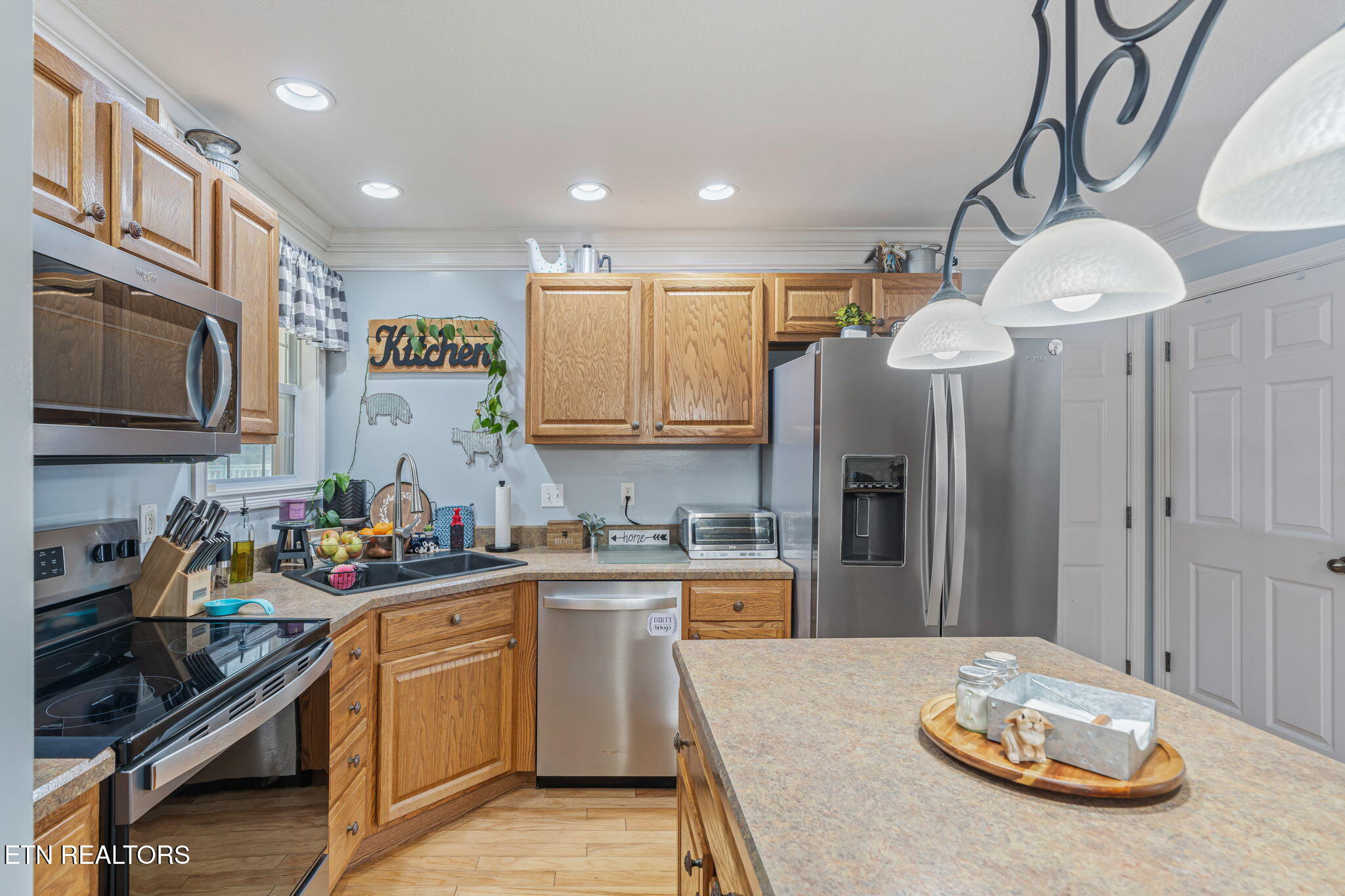 5301 Azinger Lane Corryton, TN 37721 - Photo 18 of 43 16-web-or-mls-5301 Azinger Lane-17