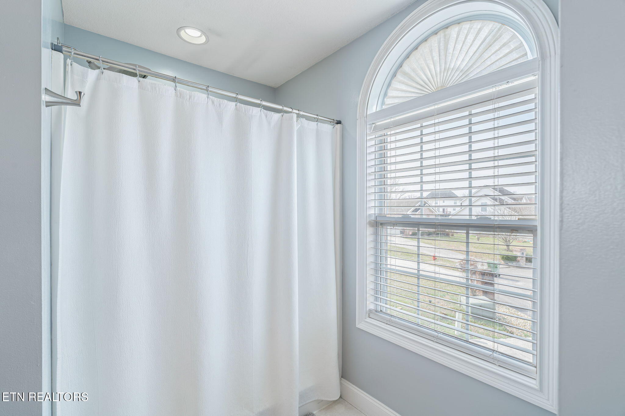 5301 Azinger Lane Corryton, TN 37721 - Photo 25 of 43 25-web-or-mls-5301 Azinger Lane-26