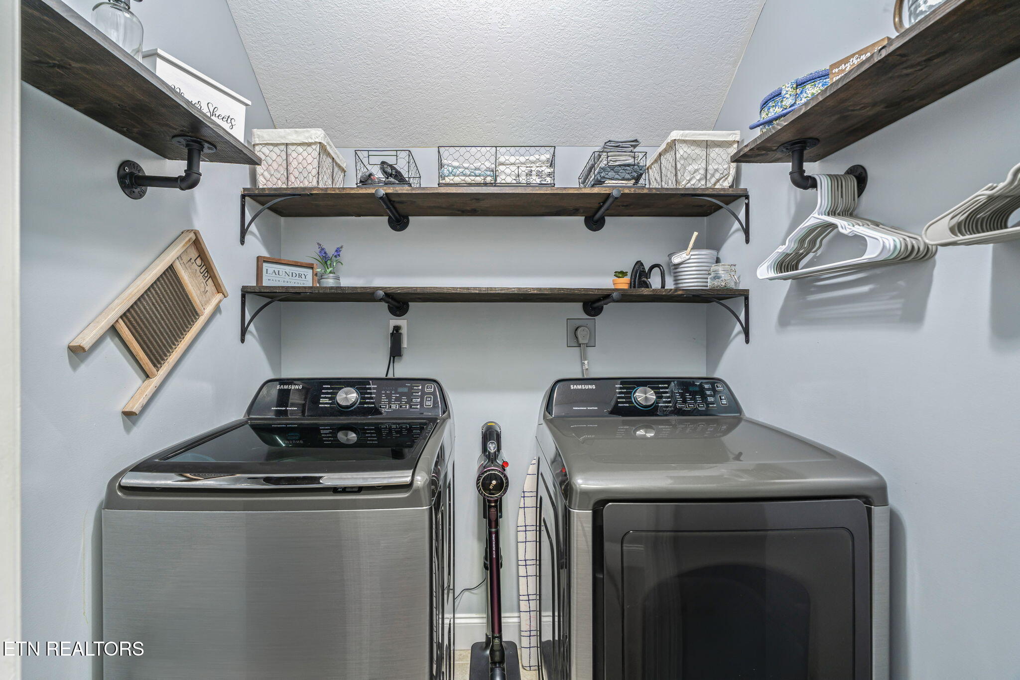 5301 Azinger Lane Corryton, TN 37721 - Photo 33 of 43 33-web-or-mls-5301 Azinger Lane-34