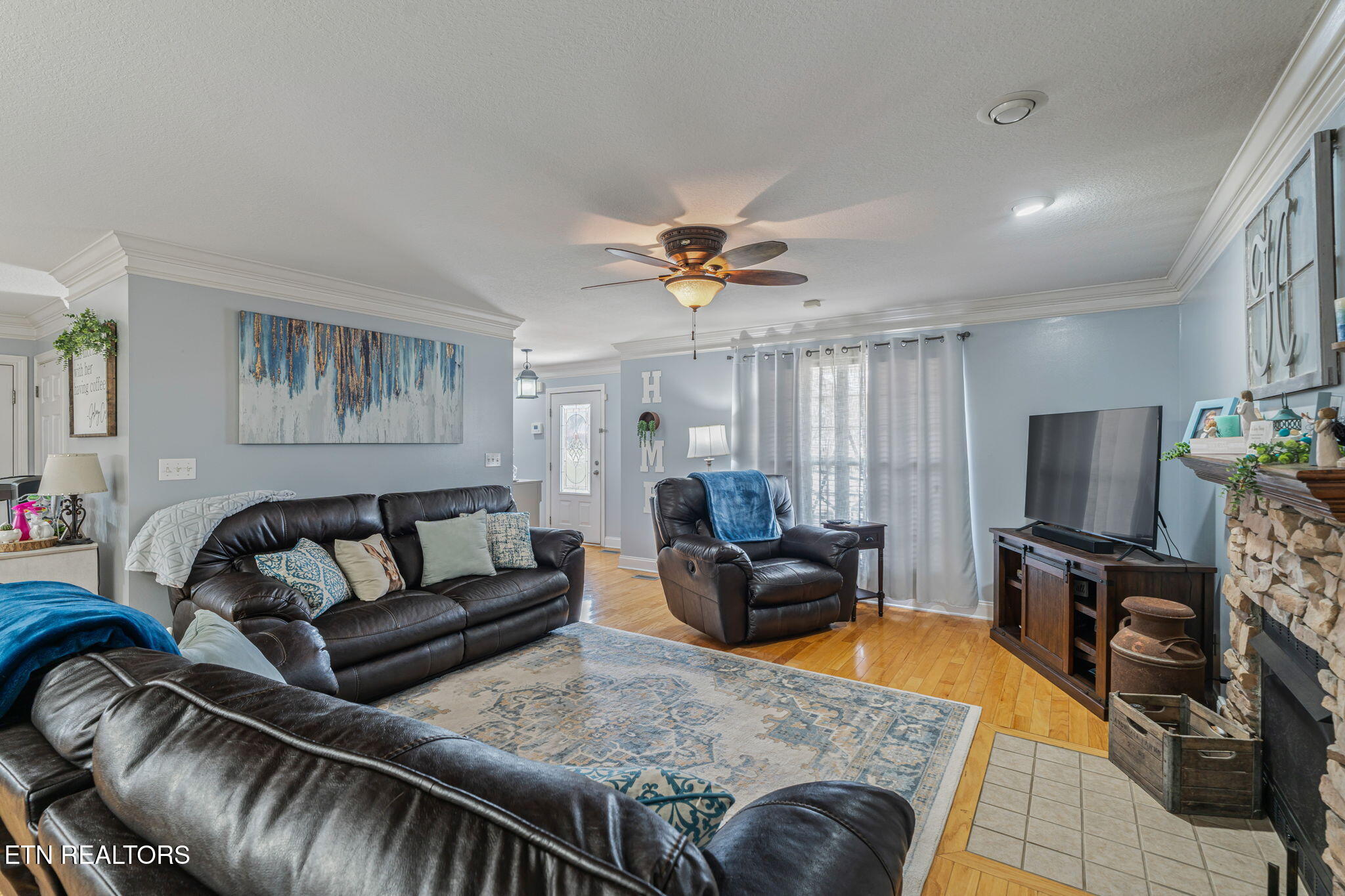 5301 Azinger Lane Corryton, TN 37721 - Photo 9 of 43 11-web-or-mls-5301 Azinger Lane-12