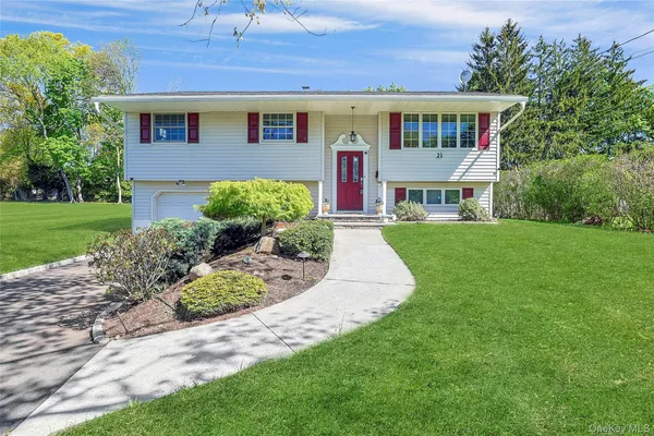 $749,999 | 21 Kreuz Drive, Nanuet, NY 10954