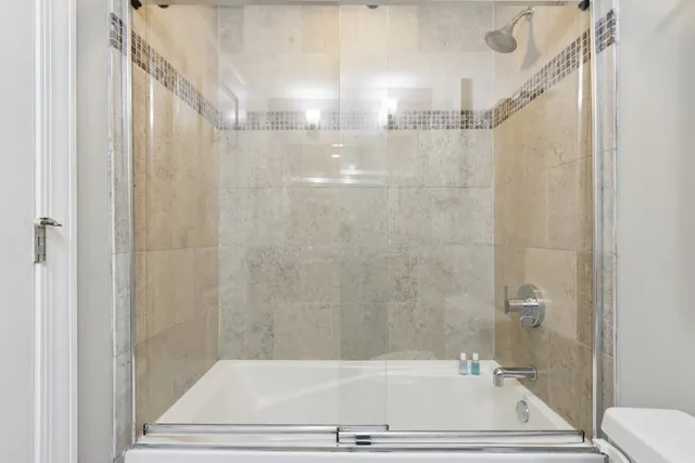 $465,000 | 3733 North Damen Avenue, Unit 1, Chicago, IL 60613