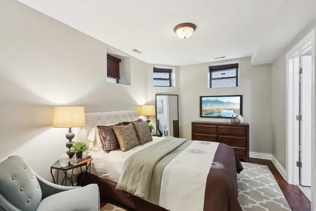 $465,000 | 3733 North Damen Avenue, Unit 1, Chicago, IL 60613