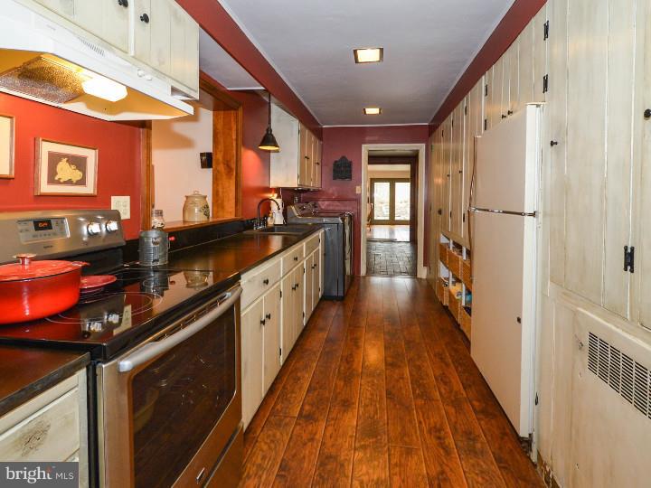 507 Dublin Road Perkasie, PA 18944 - Photo 9 of 25 Kitchen