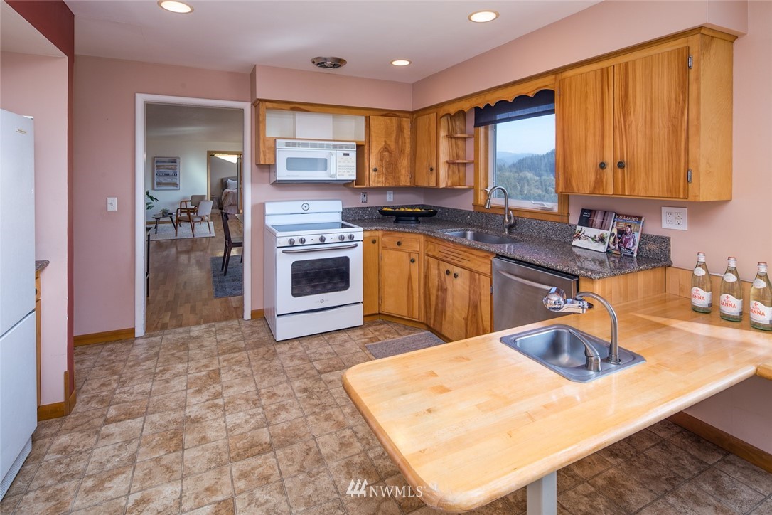 132 Viewcrest Road Bellingham, WA 98229 - Photo 12 of 40