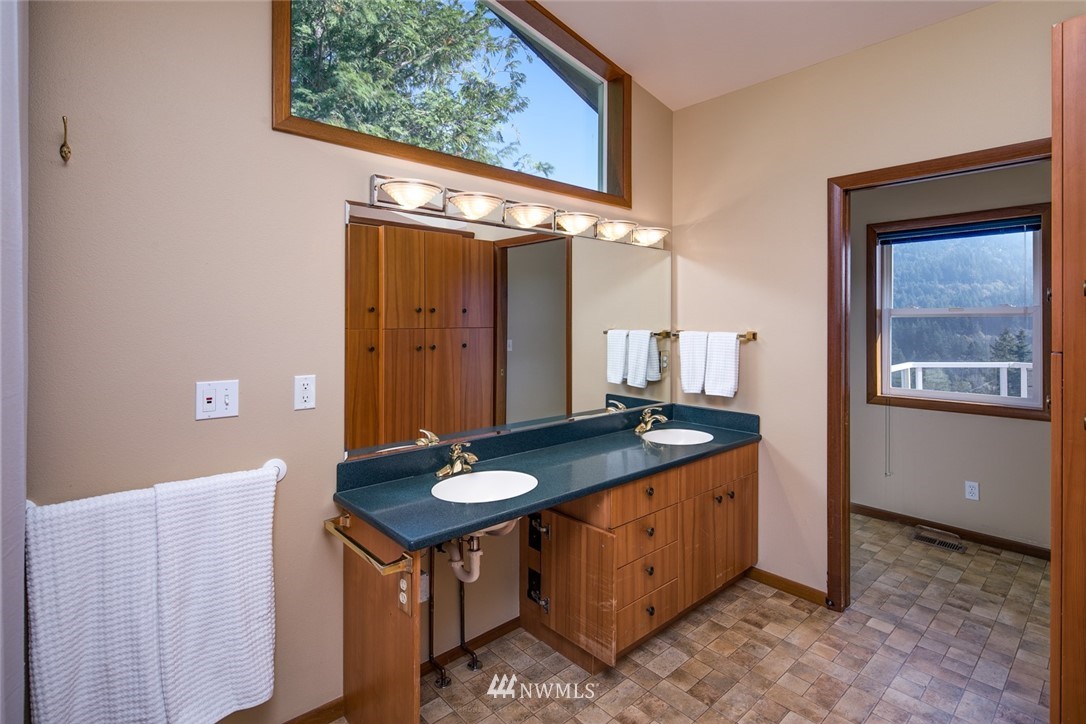 132 Viewcrest Road Bellingham, WA 98229 - Photo 17 of 40