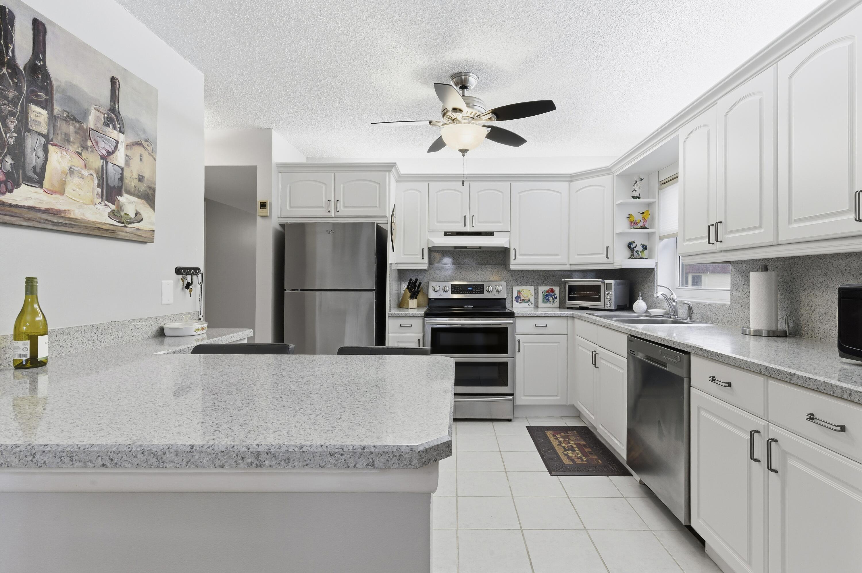 717 Highway 1, Unit 707 Jupiter, FL 33477 - Photo 10 of 33 Kitchen