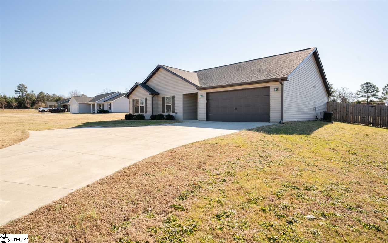 115 Georgia Acres Road Gray Court, SC 29645 - Photo 3 of 26 Gallery Image 3
