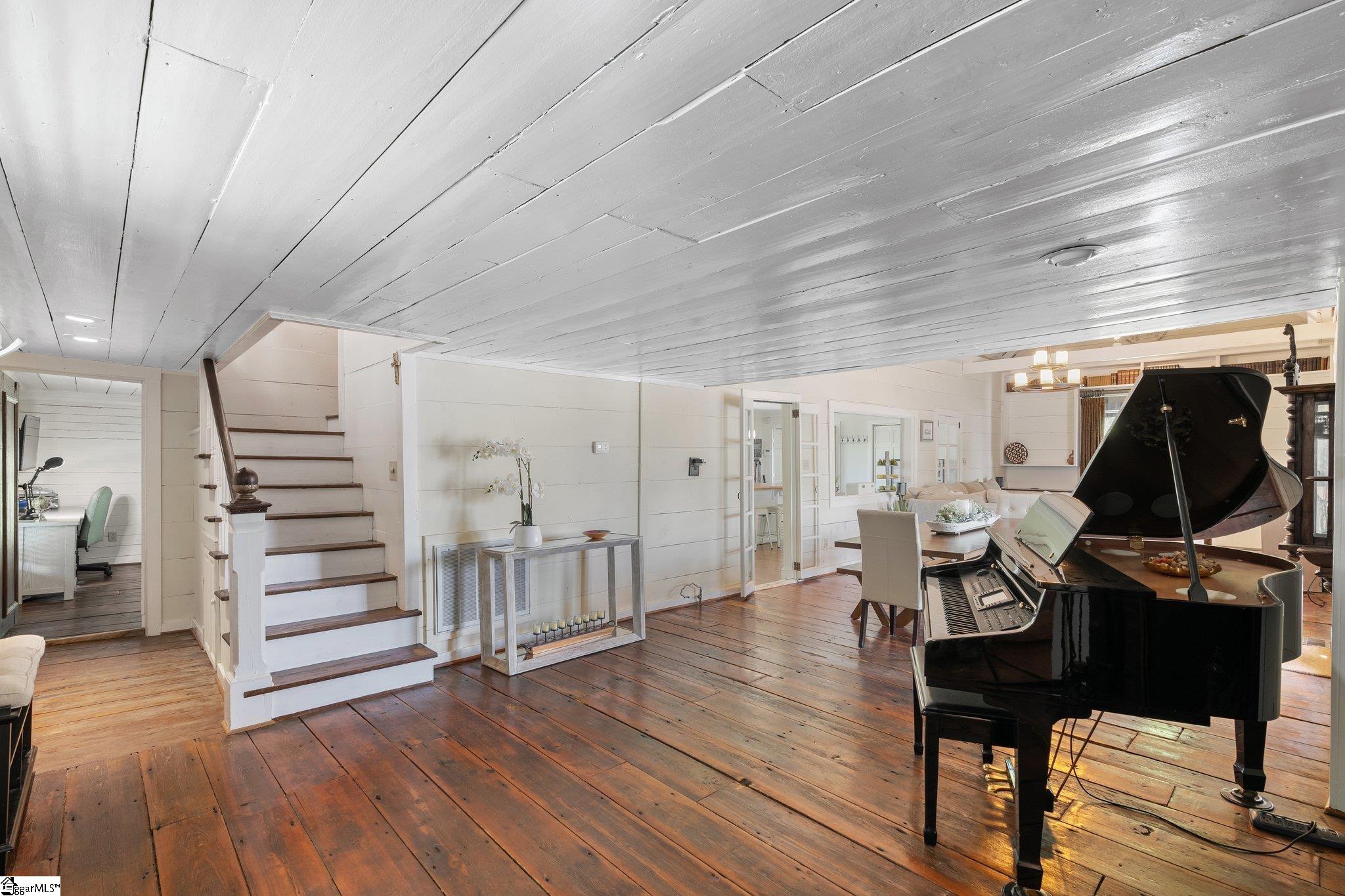 1124 Tugaloo Road Landrum, SC 29356 - Photo 3 of 36