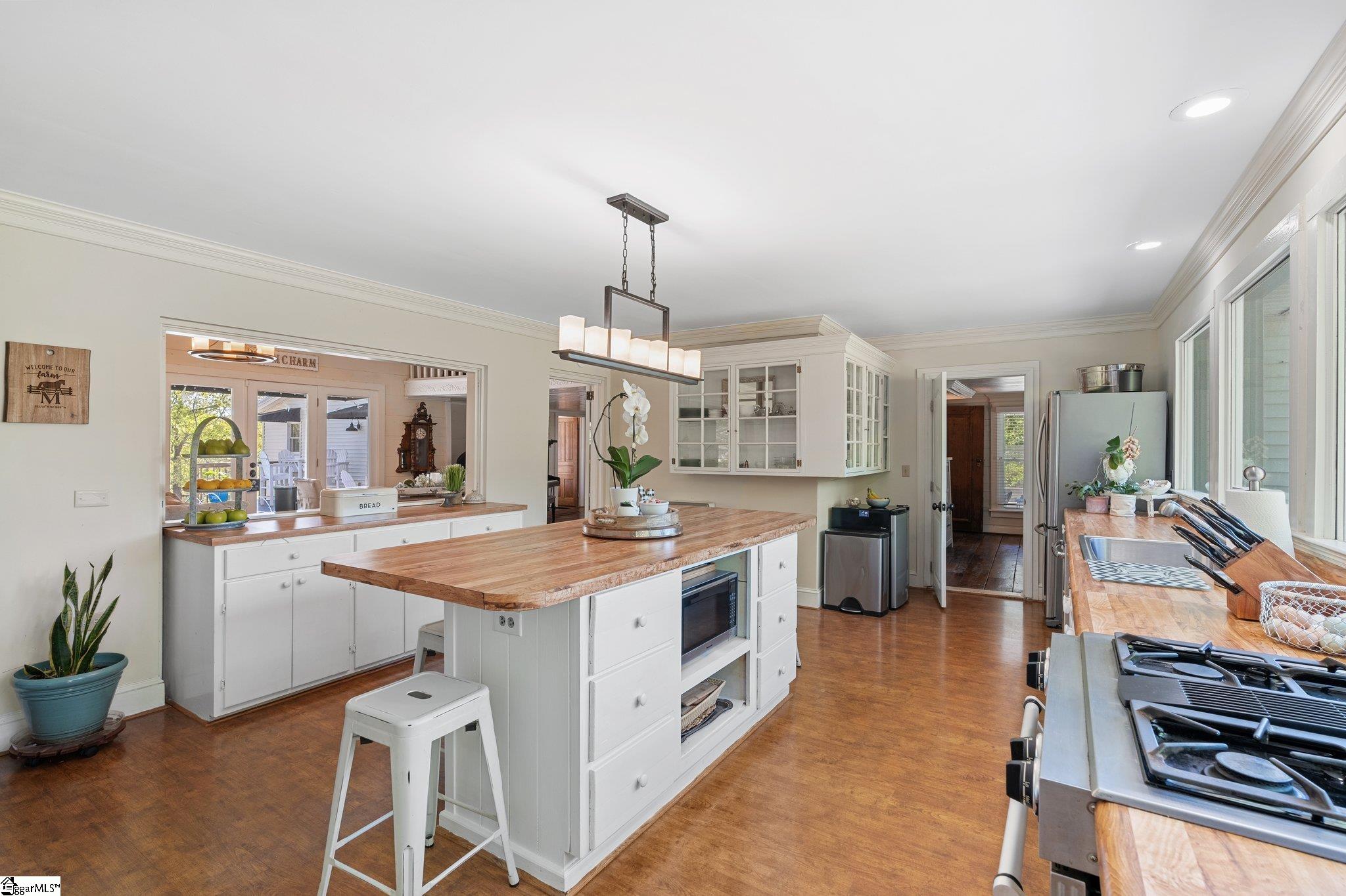 1124 Tugaloo Road Landrum, SC 29356 - Photo 9 of 36