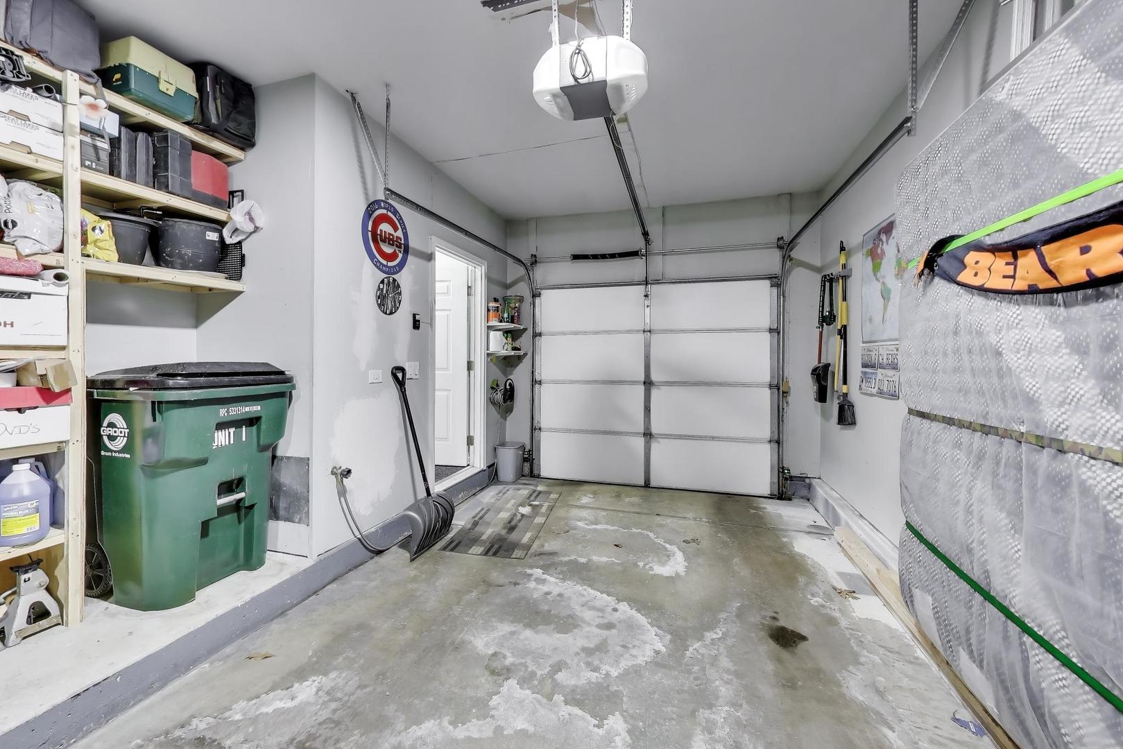 8225 Concord Lane, Unit I Justice, IL 60458 - Photo 23 of 28 a view of a garage