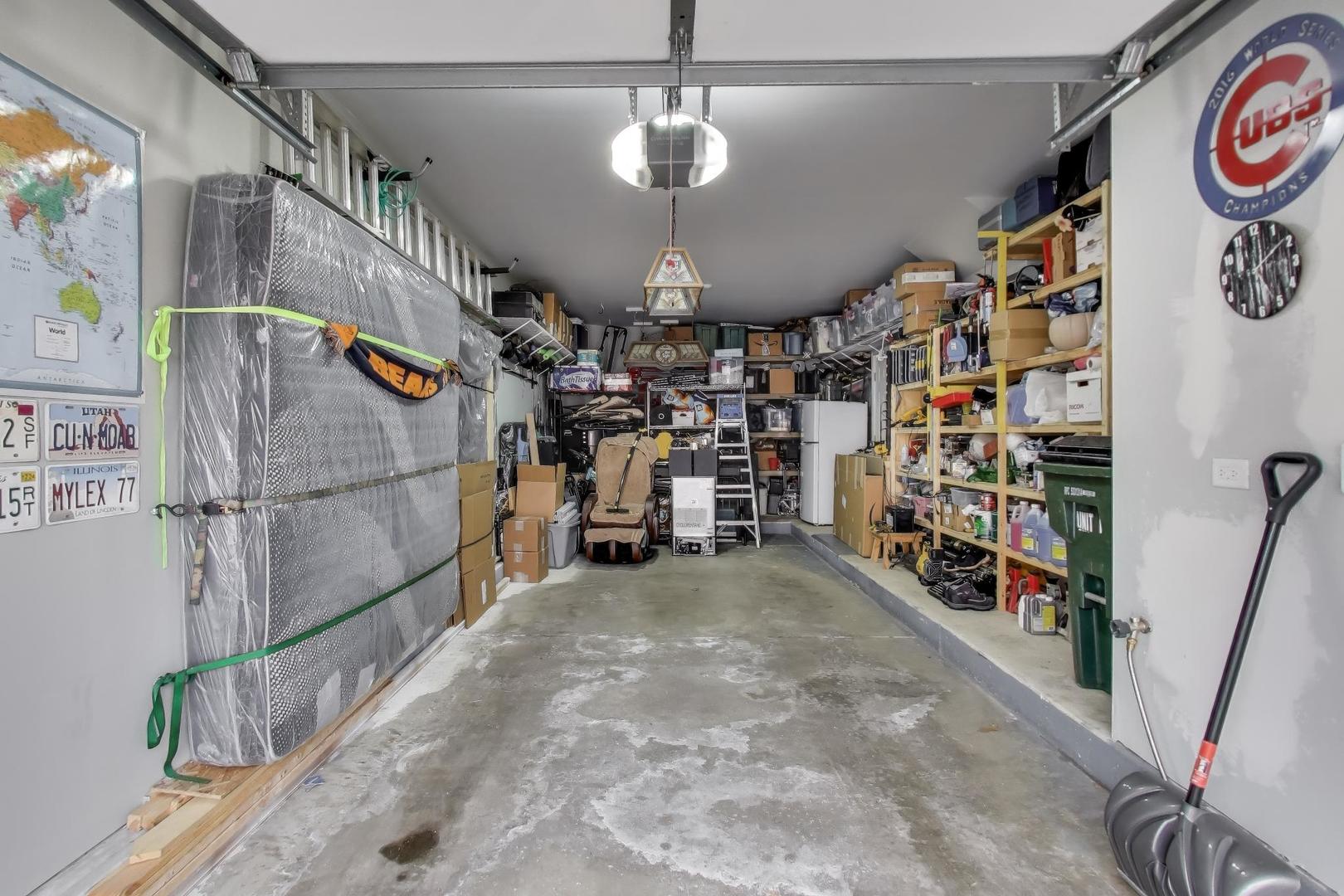 8225 Concord Lane, Unit I Justice, IL 60458 - Photo 24 of 28 a view of interior in a house