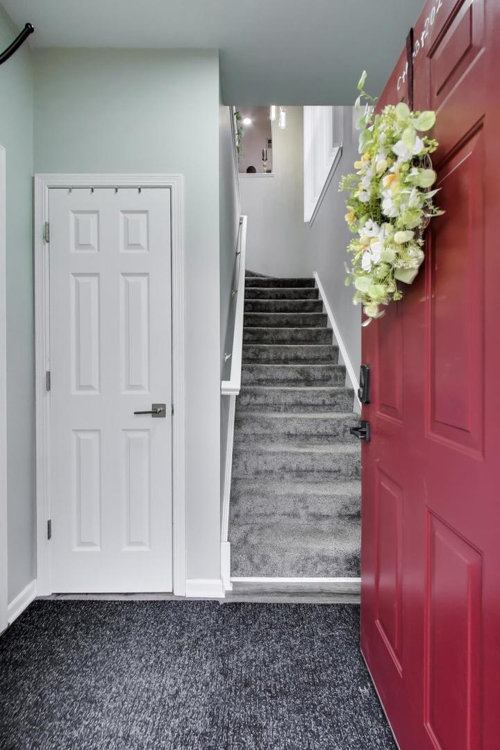 8225 Concord Lane, Unit I Justice, IL 60458 - Photo 4 of 28 a view of entryway with wooden floor