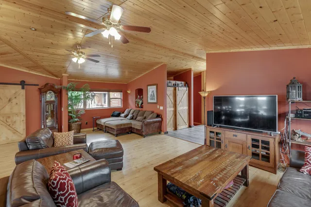 $785,000 | 33502 County Road 3, Crosslake, MN 56442