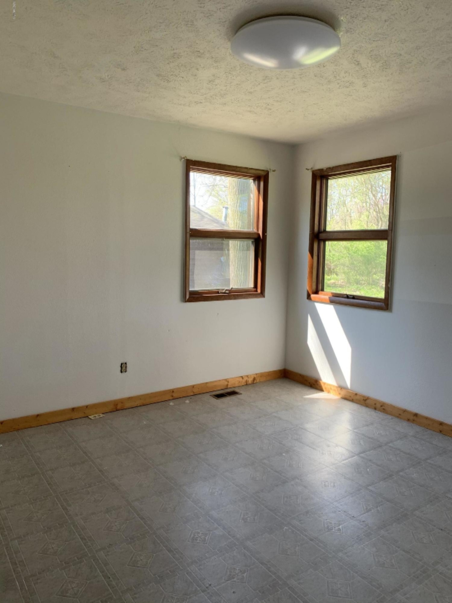 2624 East Riverside Road Buchanan, MI 49107 - Photo 11 of 16 Bedroom 1