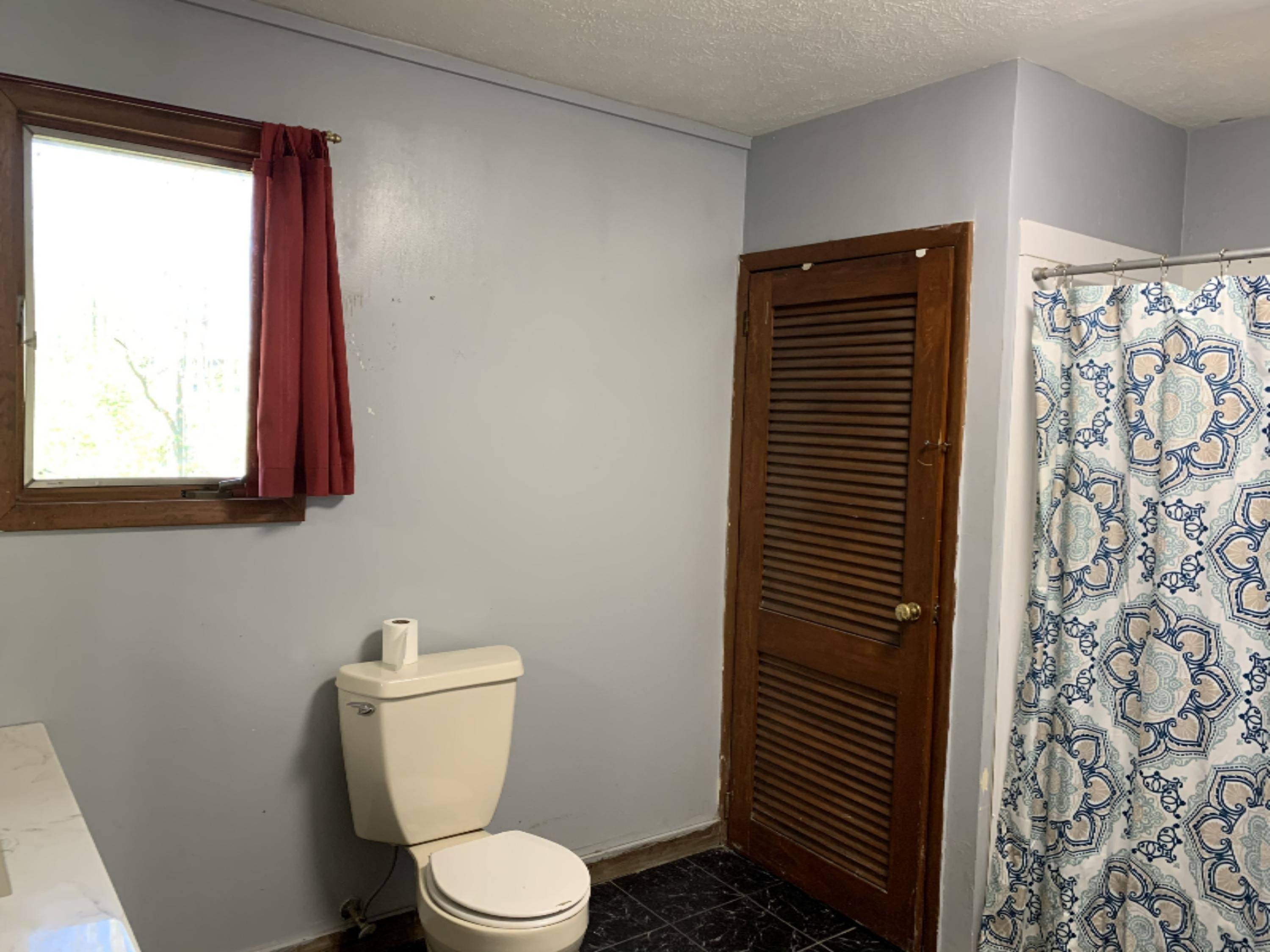 2624 East Riverside Road Buchanan, MI 49107 - Photo 15 of 16 Large Bathroom