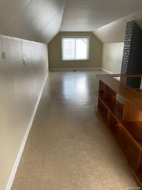 25256 Hayes Road Roseville, MI 48066 - Photo 10 of 18