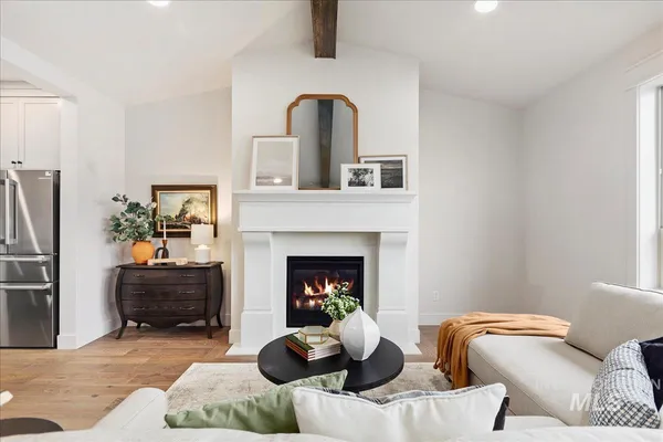 $674,900 | 7058 North Canter Trl Avenue, Meridian, ID 83646