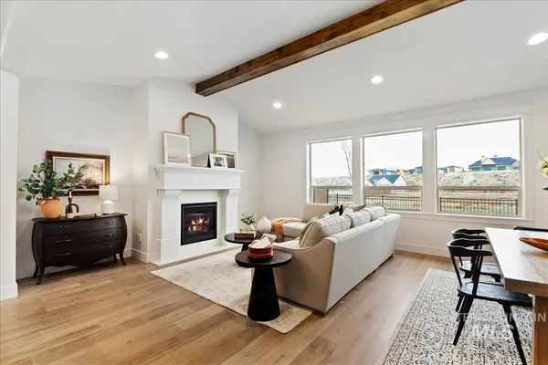 $674,900 | 7058 North Canter Trl Avenue, Meridian, ID 83646