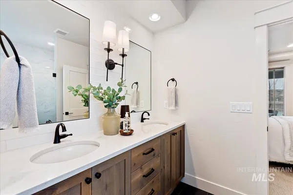 $674,900 | 7058 North Canter Trl Avenue, Meridian, ID 83646