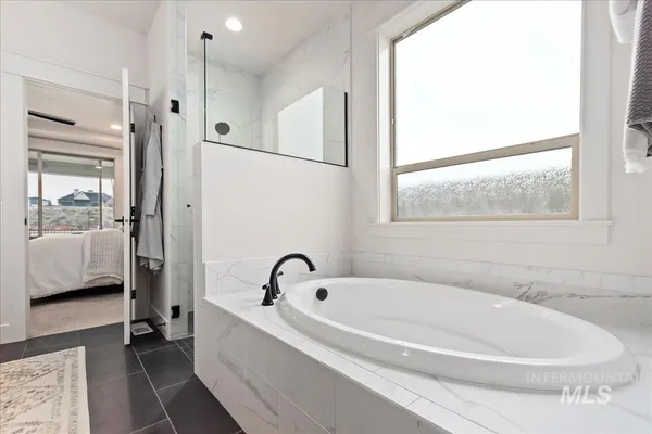 $674,900 | 7058 North Canter Trl Avenue, Meridian, ID 83646