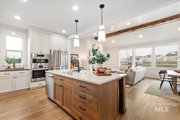 $674,900 | 7058 North Canter Trl Avenue, Meridian, ID 83646